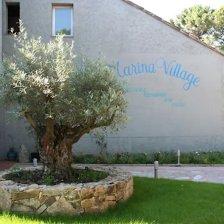 Marina Village 度假村 *