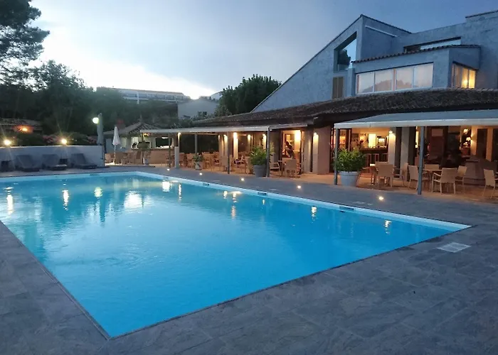 Marina Village אתר נופש