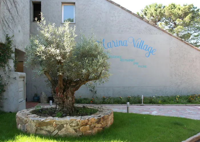 Marina Village אתר נופש *